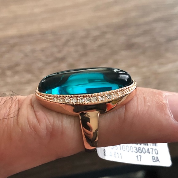 Ring - Picture 3 of 7